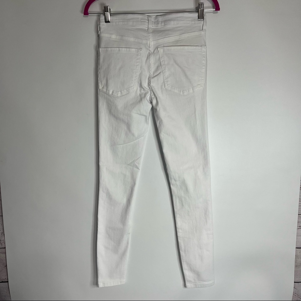 3) NWT Free People White Denim Busted Knee Distressed Skinny 9” Jeans Size 26 - Picture 8 of 15